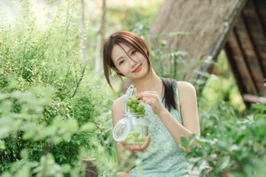 Sun-Kissed Mint Summer Aesthetics: Ka Bi for YiTuYu Art Language Vol.9302 Portrait Collection - image 0