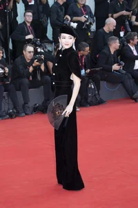 Zhang Ziyi Commands the Venice Red Carpet with Traditional Peony Fan - image 6