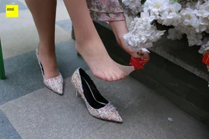 IESS Sixiangjia 235: Zi Zi - Fair Skin and Beautiful Toes Aesthetic - image 9