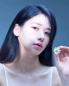 Redefining Korean Beauty: How Unconventional Features Created a New Social Media Icon - image 7