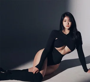 Redefining Korean Beauty: How Unconventional Features Created a New Social Media Icon - image 9