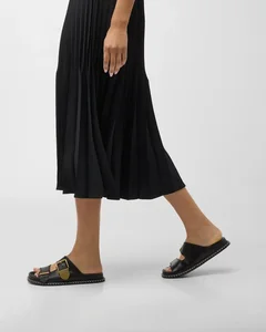 8 Essential Summer Footwear Trends for the Modern Woman - image 6