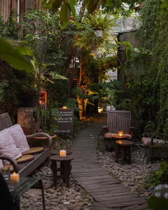 Discovering the Nostalgic Charm of Vintage Coffee Shops in Hue - image 5