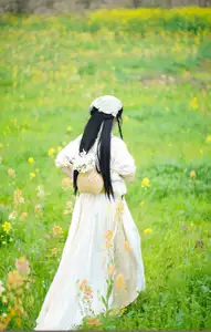 YiTuYu Vol.8720 Tu Ya W: Hanfu Beauty Amidst Golden Rapeseed Flowers - image 17