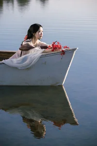 Artistic Portrait Photography Featuring Wan Jiang Ting: YiTuYu Art Language Vol.9215 – Elegant Aesthetic Visuals and Rouge-Inspired Beauty - image 3