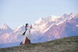 Artistic Portrait Photography Featuring Wan Jiang Ting: YiTuYu Art Language Vol.9215 – Elegant Aesthetic Visuals and Rouge-Inspired Beauty - image 5