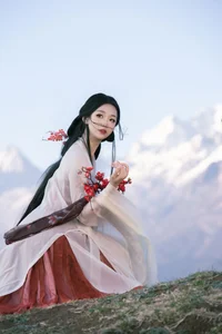 Artistic Portrait Photography Featuring Wan Jiang Ting: YiTuYu Art Language Vol.9215 – Elegant Aesthetic Visuals and Rouge-Inspired Beauty - image 9