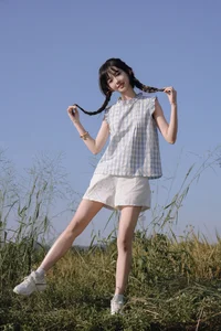 Xiao Le - YiTuYu Art Language Vol.7875 Elegant Portrait Photography - image 1
