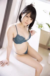Exploring the Captivating Style and Career of Japanese Model Remu Suzumori - image 72