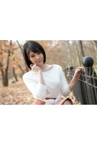 Exploring the Captivating Style and Career of Japanese Model Remu Suzumori - image 35