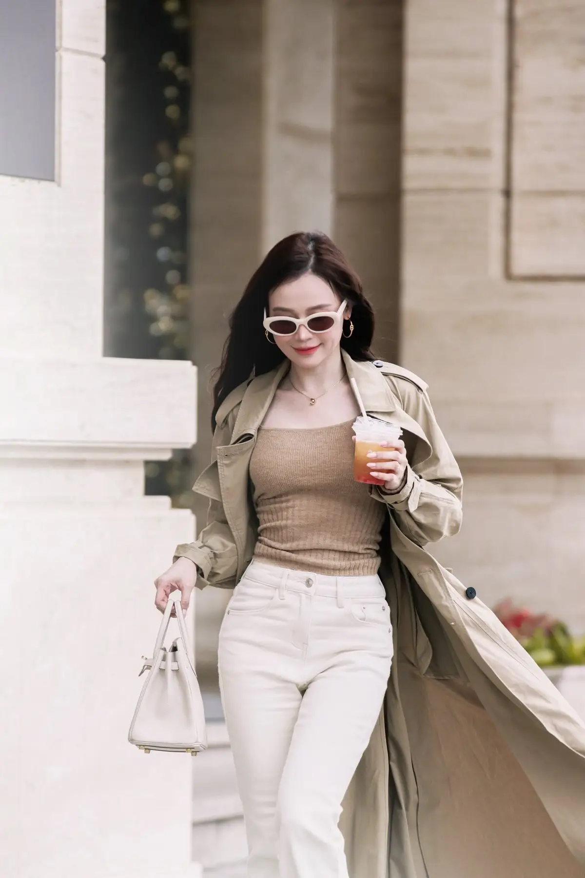 Beauty of Former Hot Girl Sam: Elevated Look Captivates All Eyes