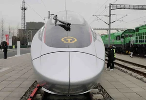 Revolutionizing Travel: The CR450 Bullet Train Reaches 450km/h and Shocks the Global Transport Industry - image 6