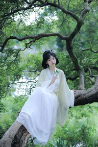 Elegance and Style in YiTuYu Art Language Vol.8062 Featuring Zhou Zhou Ay - image 2
