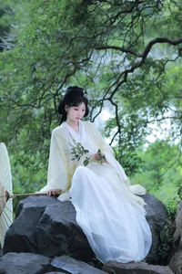 Elegance and Style in YiTuYu Art Language Vol.8062 Featuring Zhou Zhou Ay - image 8