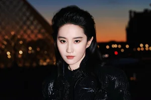 Liu Yifei and Lisa Blackpink Redefine Elegance at Paris Fashion Week - image 7
