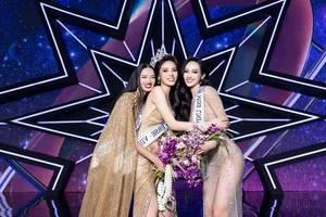 Thúy Quỳnh’s Bold Fashion Statement Amid Trending Entertainment News - image 1