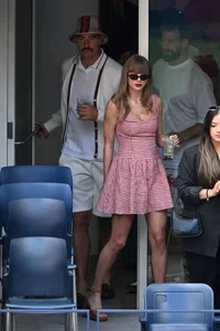 Taylor Swift’s Date Night Style: A Deep Dive into the Pop Star’s Most Iconic Romantic Outfits - image 0