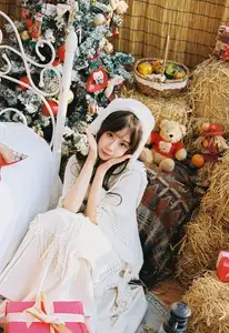 Zi Qing's Cozy Charm: Captivating Beauty in Rustic Warmth - YiTuYu Vol.8643 - image 4