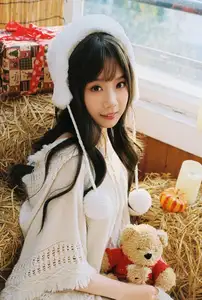 Zi Qing's Cozy Charm: Captivating Beauty in Rustic Warmth - YiTuYu Vol.8643 - image 5