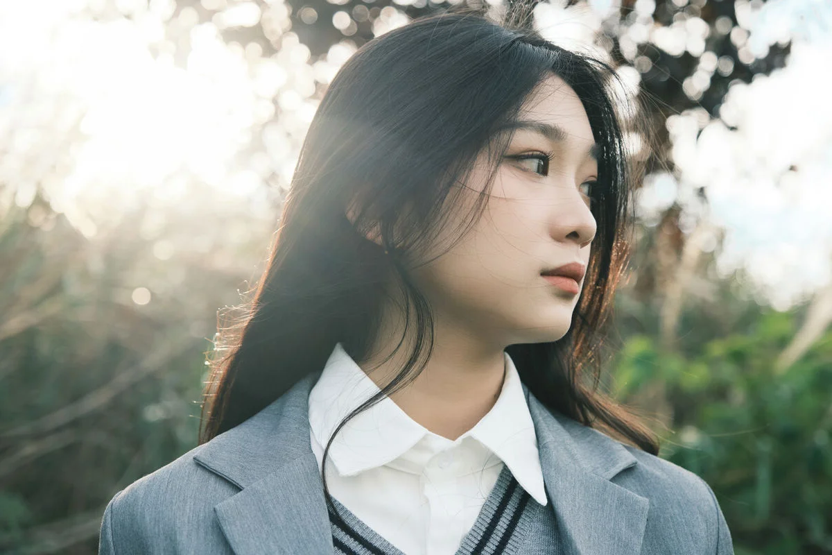 Yi Zhi Li Mao Featured in YiTuYu Art Language Vol.7990 Photography