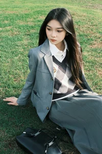 Yi Zhi Li Mao Featured in YiTuYu Art Language Vol.7990 Photography - image 25