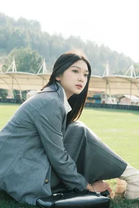 Yi Zhi Li Mao Featured in YiTuYu Art Language Vol.7990 Photography - image 8