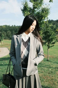 Yi Zhi Li Mao Featured in YiTuYu Art Language Vol.7990 Photography - image 28