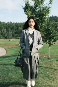 Yi Zhi Li Mao Featured in YiTuYu Art Language Vol.7990 Photography - image 20