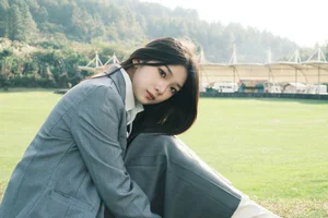 Yi Zhi Li Mao Featured in YiTuYu Art Language Vol.7990 Photography - image 3