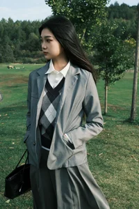 Yi Zhi Li Mao Featured in YiTuYu Art Language Vol.7990 Photography - image 4
