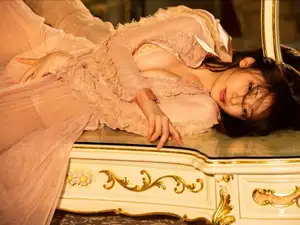 Lapinangelia Sakurai Lady Vol.1: Discover the Alluring Charm of Japanese Beauty in FRIDAY Digital Photo Book - image 4
