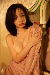 Lapinangelia Sakurai Lady Vol.1: Discover the Alluring Charm of Japanese Beauty in FRIDAY Digital Photo Book - image 5
