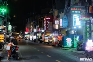 Nguyen Thuong Hien Street Food: The Shift to Online Sales - image 11