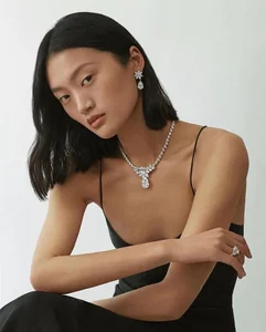 The Record-Breaking Runway Queen: How a 1.80m Model Walked 89 Fashion Shows in One Year - image 5