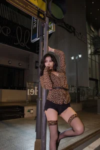 YiTuYu Art Language Vol.7975 Jiao Wo GG Bold Artistic Photography - image 0