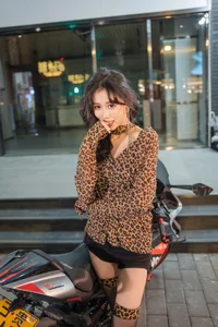 YiTuYu Art Language Vol.7975 Jiao Wo GG Bold Artistic Photography - image 3