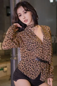 YiTuYu Art Language Vol.7975 Jiao Wo GG Bold Artistic Photography - image 13