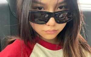 Viral Hair Flip Star Revealed: Social Media Influencer’s Real Look Sparks Online Debate - image 4