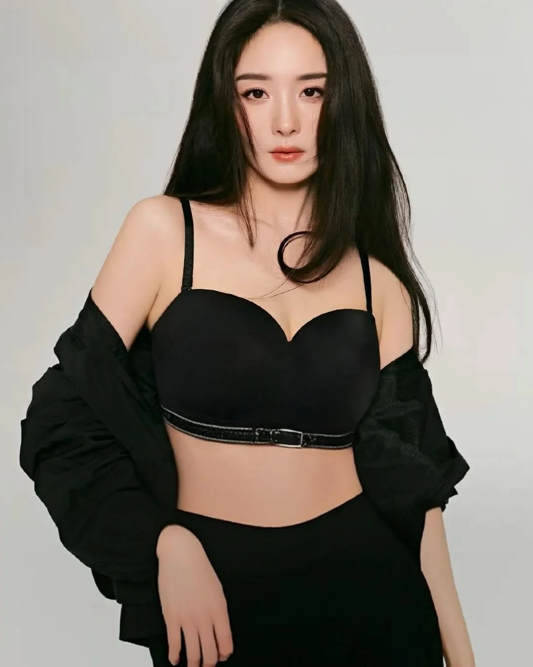 Stunning Yang Mi (杨幂) AI Art Lookbook: Iconic Lingerie Fashion and Aesthetic Photoshoot Collection for Modern Style Inspiration