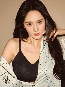 Stunning Yang Mi (杨幂) AI Art Lookbook: Iconic Lingerie Fashion and Aesthetic Photoshoot Collection for Modern Style Inspiration - image 6