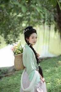 Minimalist Elegance: Li in YiTuYu Art Language Vol.4836 Gallery - image 0