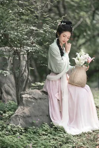 Minimalist Elegance: Li in YiTuYu Art Language Vol.4836 Gallery - image 4