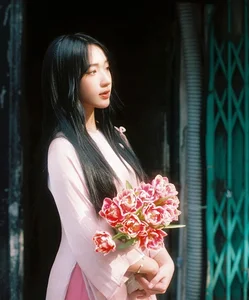 Vietnam’s 'Ice Skating Angel' Captivates Netizens with Radiant Beauty - image 2