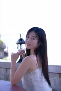 Viral 'Hot Girl' Teacher: Captivating Beauty & Style in Her Latest Look - image 4
