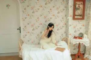 Discover Pai Pai's Dreamy Elegance in YiTuYu Vol.8568: A Gentle Retro Charm - image 0