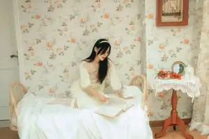Discover Pai Pai's Dreamy Elegance in YiTuYu Vol.8568: A Gentle Retro Charm - image 8