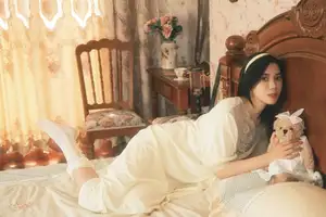 Discover Pai Pai's Dreamy Elegance in YiTuYu Vol.8568: A Gentle Retro Charm - image 7