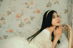 Discover Pai Pai's Dreamy Elegance in YiTuYu Vol.8568: A Gentle Retro Charm - image 10