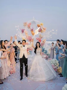 A Fairytale Beach Wedding: Hong Kong Star Celebrates Love in Quang Nam, Vietnam - image 3