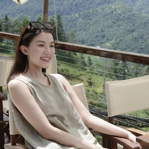 Quynh Kool's Bold New Look and Luong Thanh's Adventurous Travel Diary - image 3